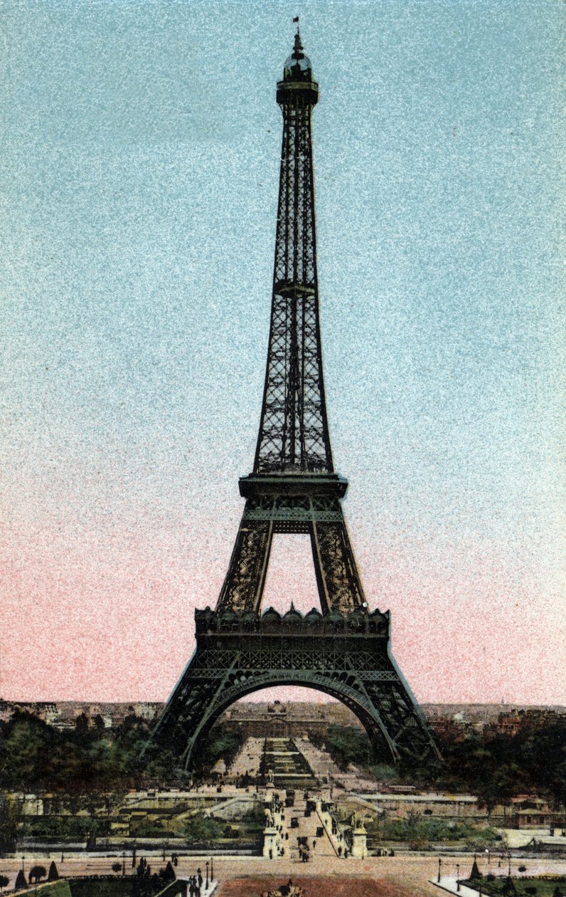 Párizs: Gustave Eiffel (1832-1923) 1887 és 1889 között épített Eiffel-torony látképe. Fénykép 1920-ból Párizs városának „”művészeti albumában”. Magángyűjtemény. alkotó: Anonymous Anonymous