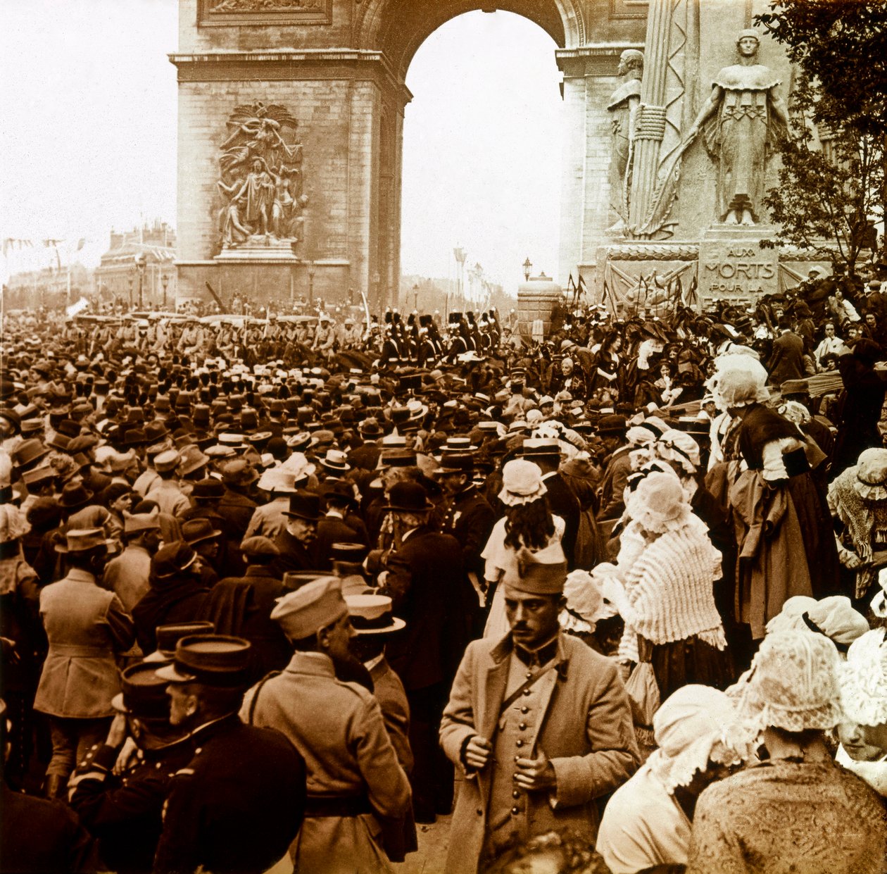 Fényképészet - Sztereoszkópikus üveglap az első világháborúról: Párizs lakossága az 1919-es győzelem napján, Magángyűjtemény alkotó: Anonymous Anonymous