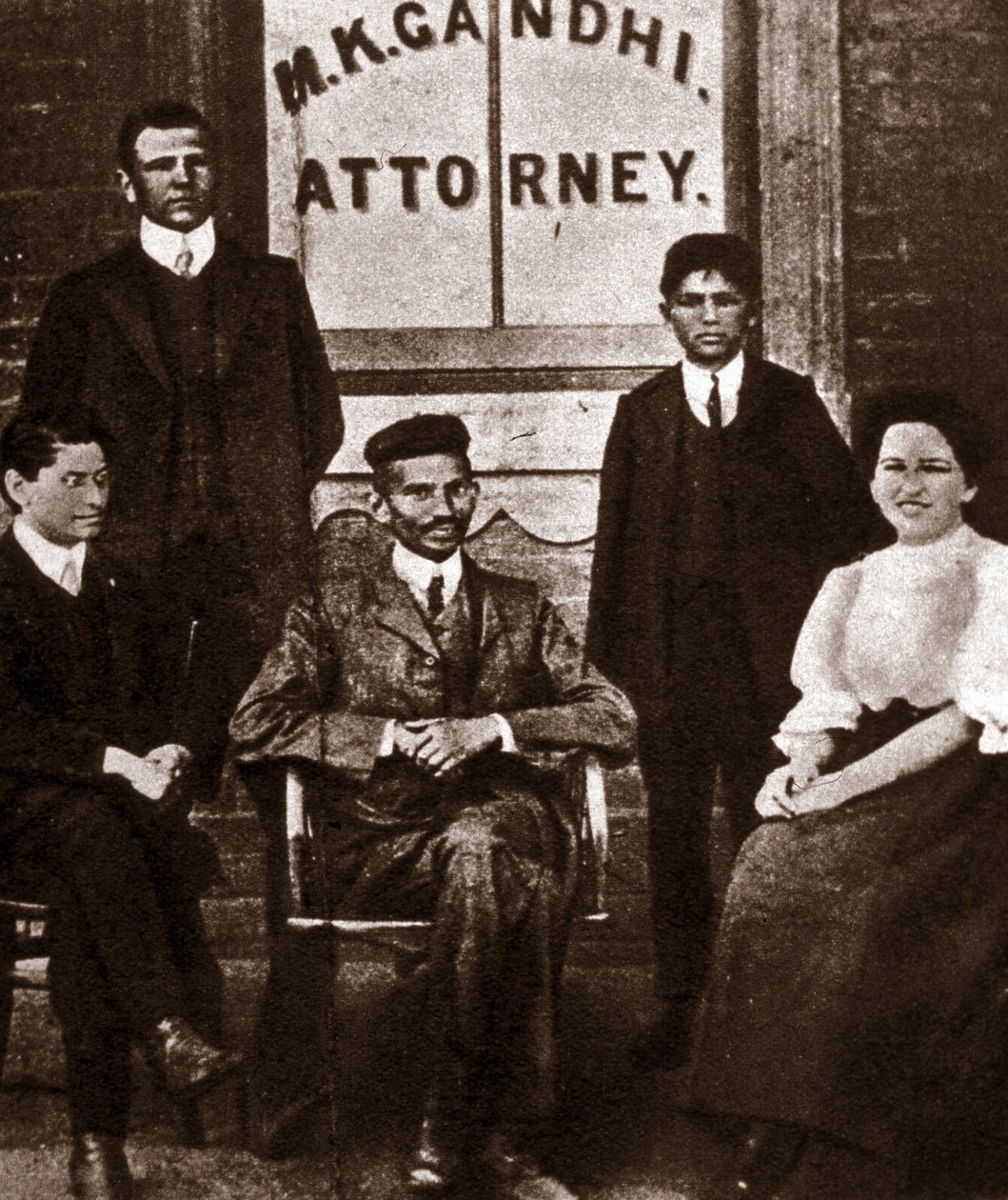 A politikai vezető, Mohandas Karamchand Gandhi (1869-1948) ügyvéd portréja a dél-afrikai Durbanben. Fényképezés 1893 alkotó: Anonymous Anonymous