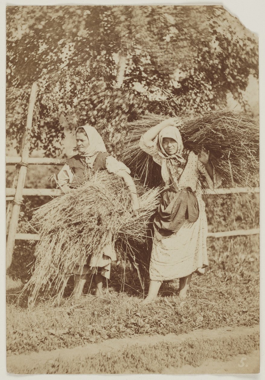 Orosz parasztasszonyok, 1855 körül (sózott papírnyomat viaszpapírnegatívról) alkotó: Anonymous Anonymous