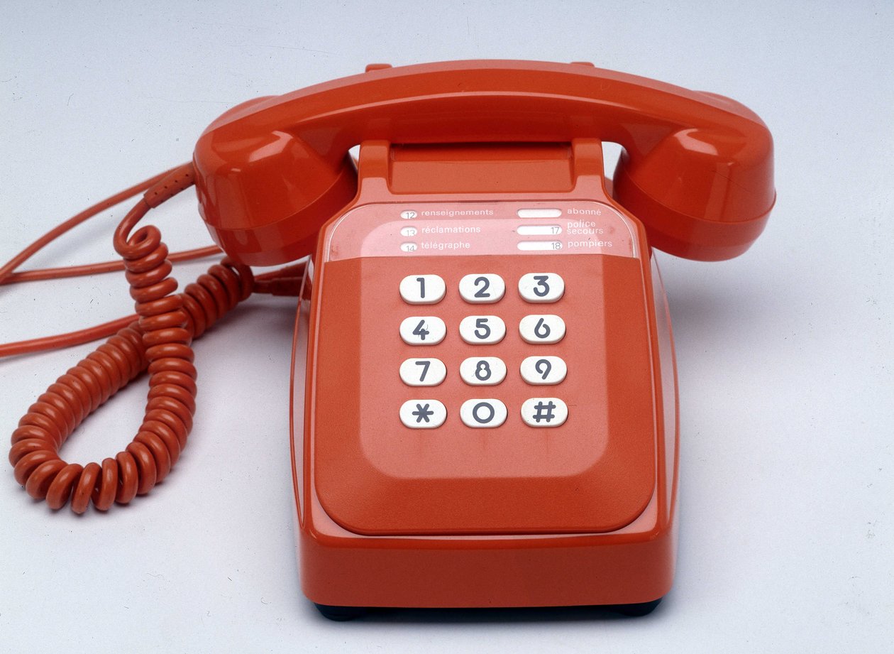 S63 narancssárga műanyag kulcsos telefon alkotó: Anonymous Anonymous