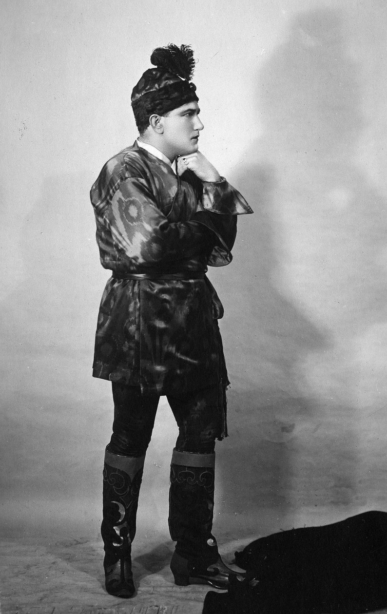 Miguel Fleta tenor Giacomo Puccini Turandot című művének bemutatóján a milánói Teatro alla Scalában, április 25-én alkotó: Anonymous Anonymous