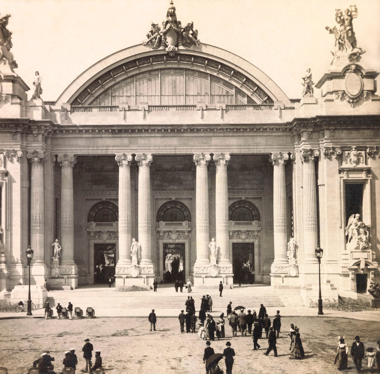 1900-as egyetemes kiállítás – Universelle de 1900 kiállítás Párizsban: Entre du Grand Palais – magángyűjtemény alkotó: Anonymous Anonymous