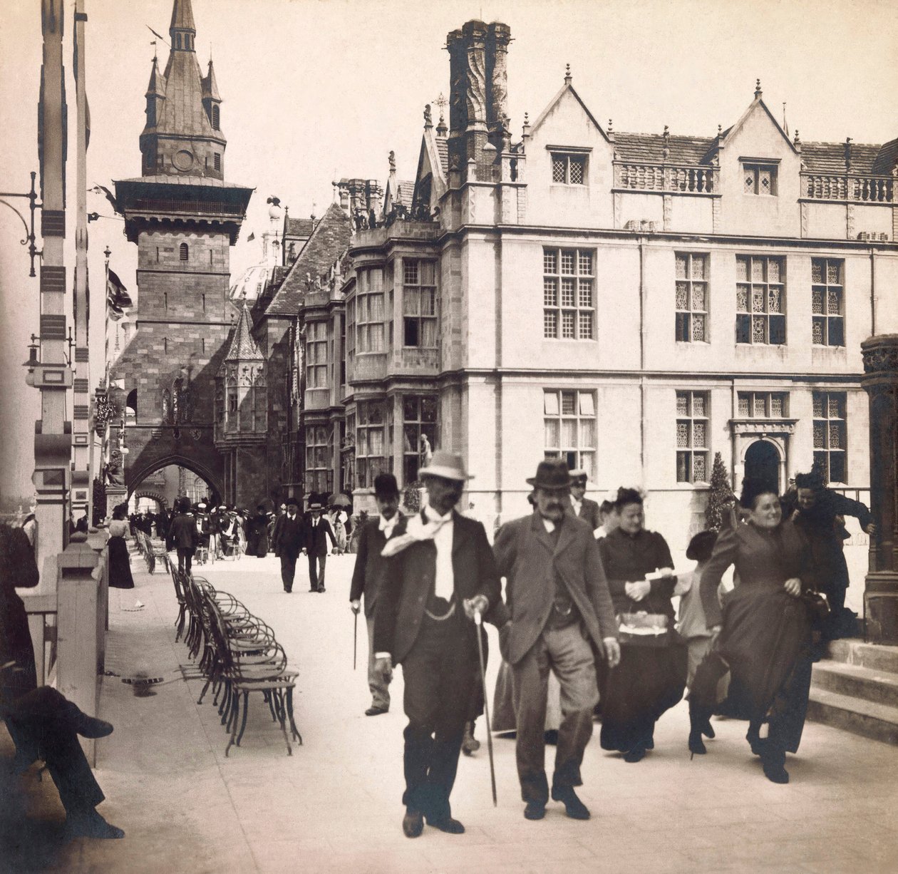 1900-as egyetemes kiállítás – Universelle de 1900 kiállítás Párizsban: Rue des Nations – magángyűjtemény alkotó: Anonymous Anonymous