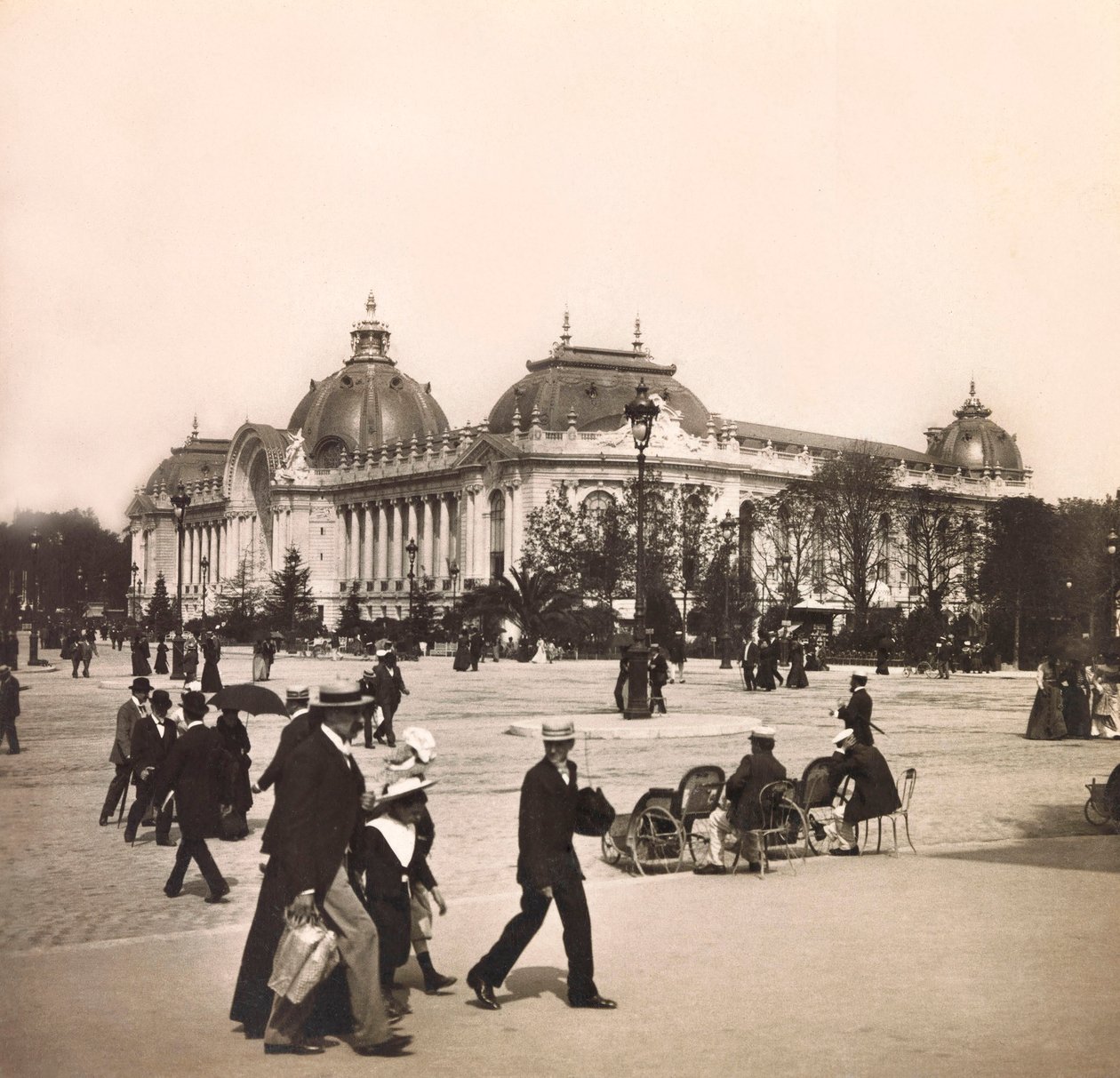 1900-as egyetemes kiállítás – Universelle de 1900 kiállítás Párizsban: Le Pepetit Palais – magángyűjtemény alkotó: Anonymous Anonymous
