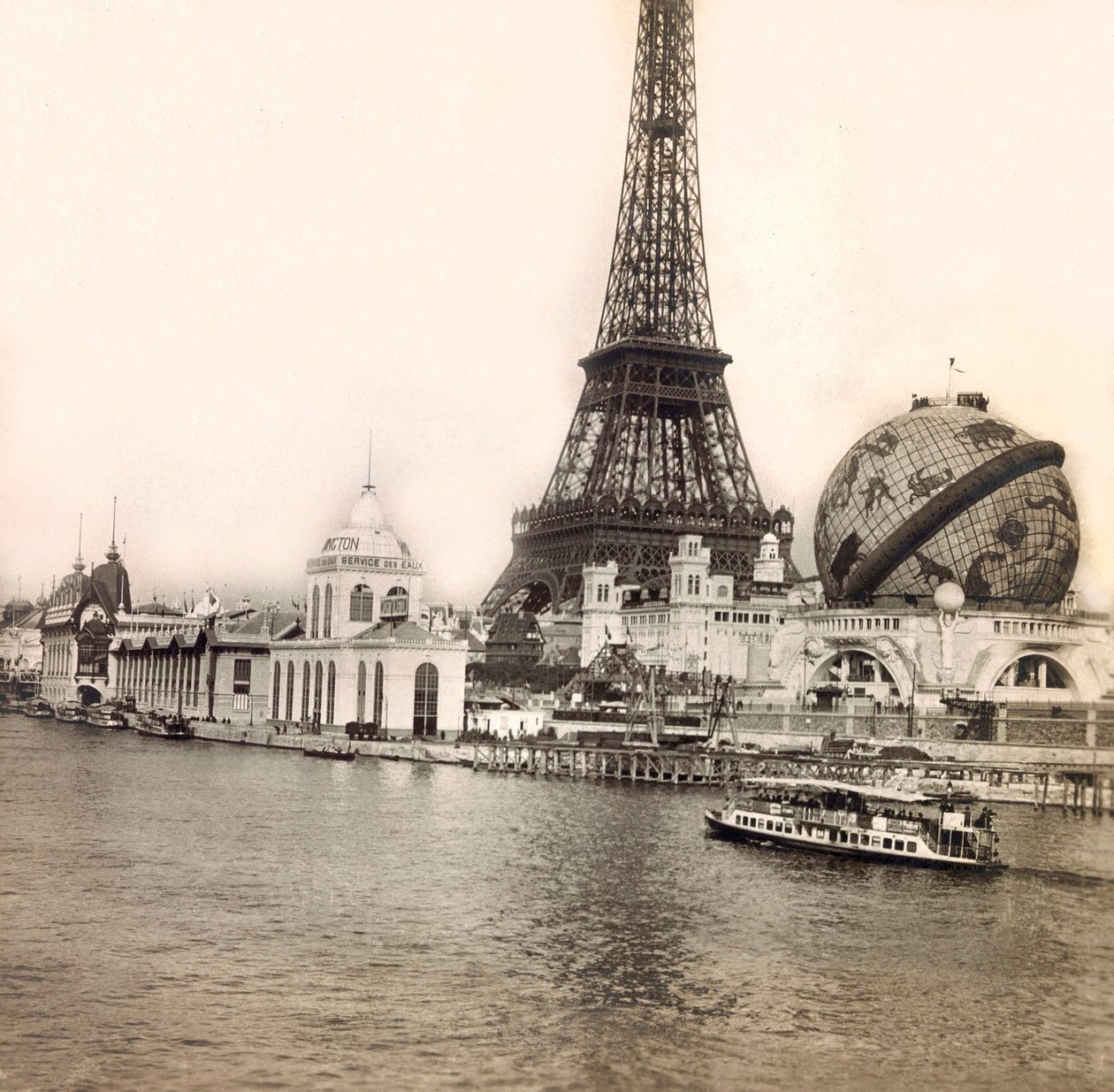 1900-as egyetemes kiállítás – Universelle de 1900 Párizsban: Az égi földgömb és az Eiffel-torony – magángyűjtemény alkotó: Anonymous Anonymous
