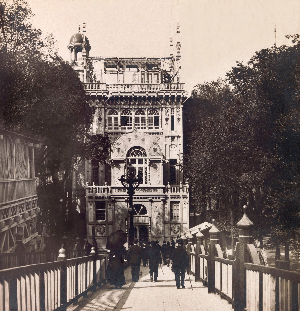 1900-as egyetemes kiállítás – Universelle de 1900 kiállítás Párizsban: A Pavillon de la Presse – magángyűjtemény alkotó: Anonymous Anonymous