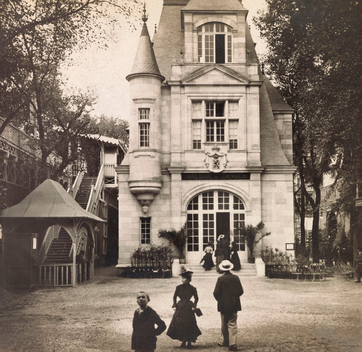 1900-as egyetemes kiállítás – Universelle de 1900 Párizsban: The Pavillon du Luxembourg – magángyűjtemény alkotó: Anonymous Anonymous