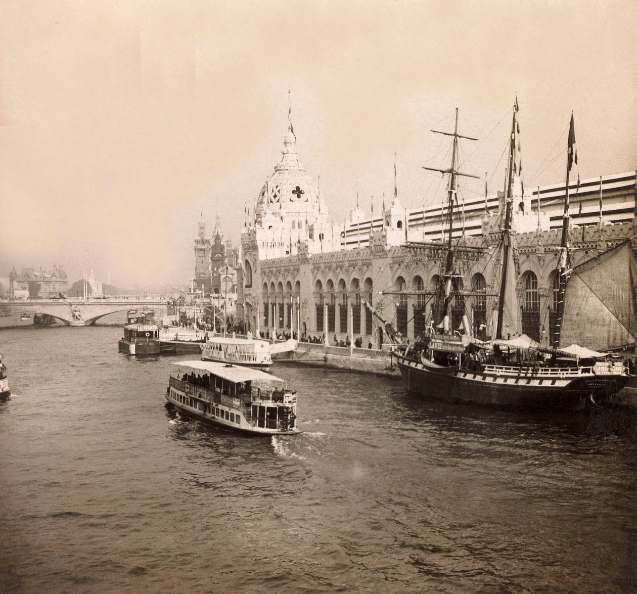1900-as egyetemes kiállítás – Universelle de 1900 Párizsban: A szárazföldi és tengeri seregek palotája – magángyűjtemény alkotó: Anonymous Anonymous