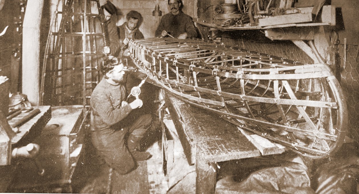 Könnyű szekcionált hajót építettek, kocsma. London 1907 (f/w fotó) alkotó: Anthony Fiala
