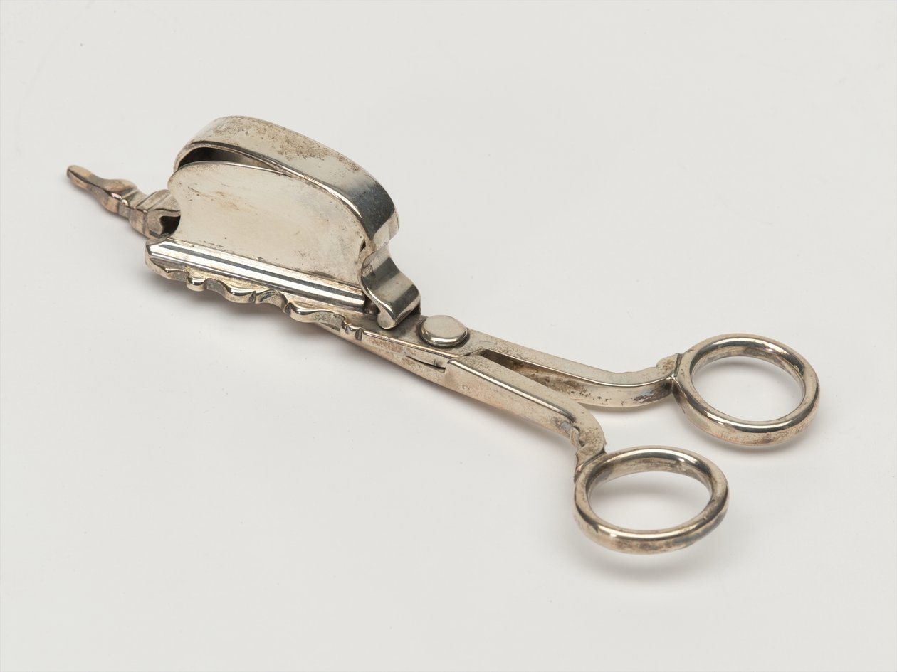 Gyertyaoltó, Ordnance Board, 1696 körül (snuffer) alkotó: Anthony Nelme