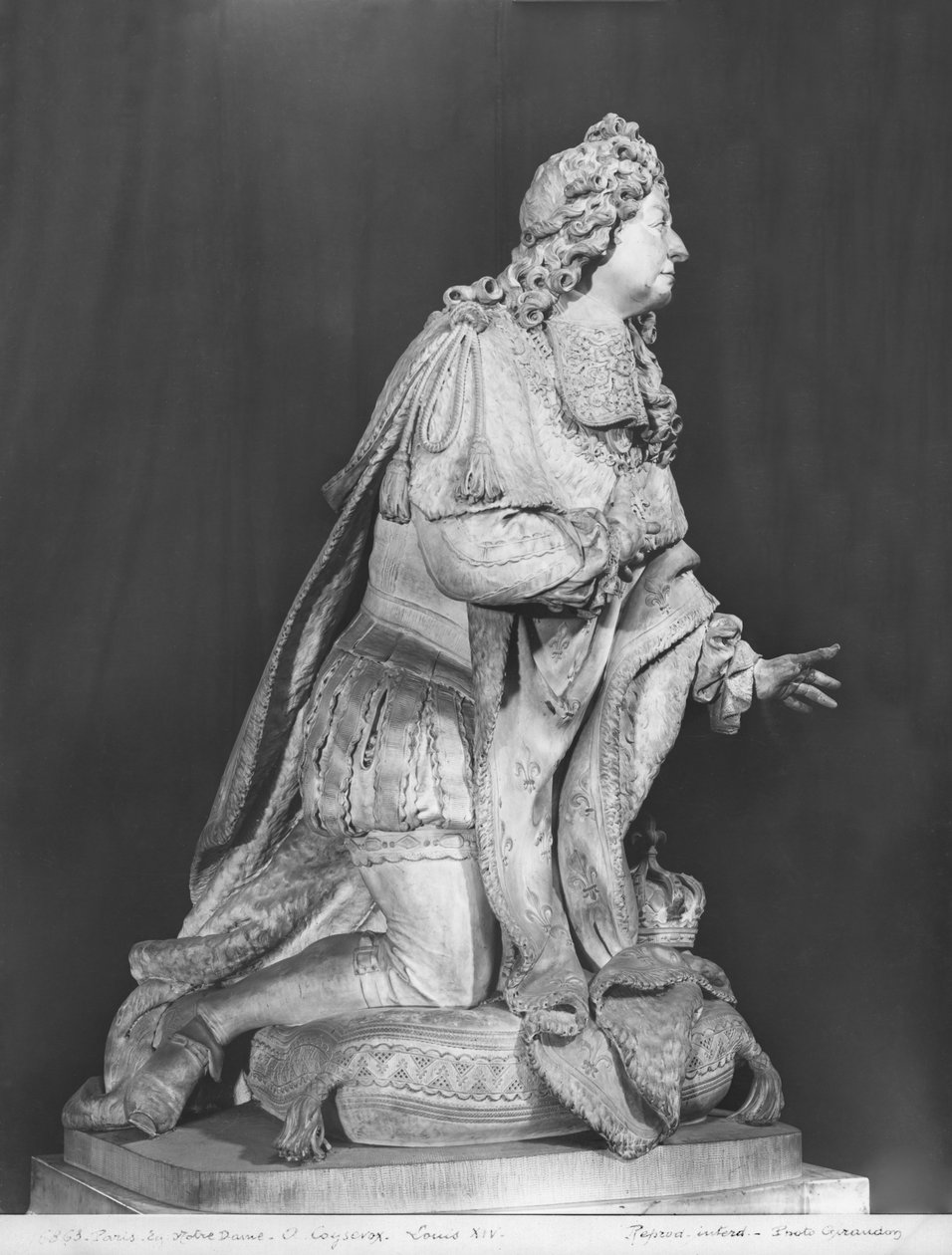 XIII. Lajos fogadalma 1601-43 XIV. Lajos részlete 1638-1715 1713-15 márvány fekete-fehér fénykép alkotó: Antoine Coysevox