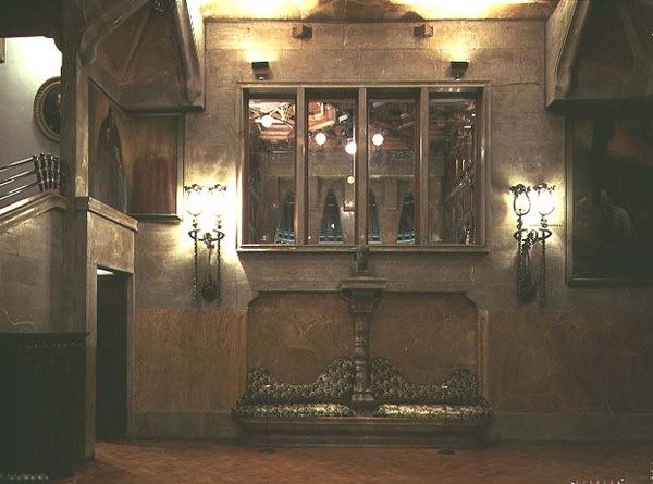 A nagyterem alkotó: Antoni Gaudi