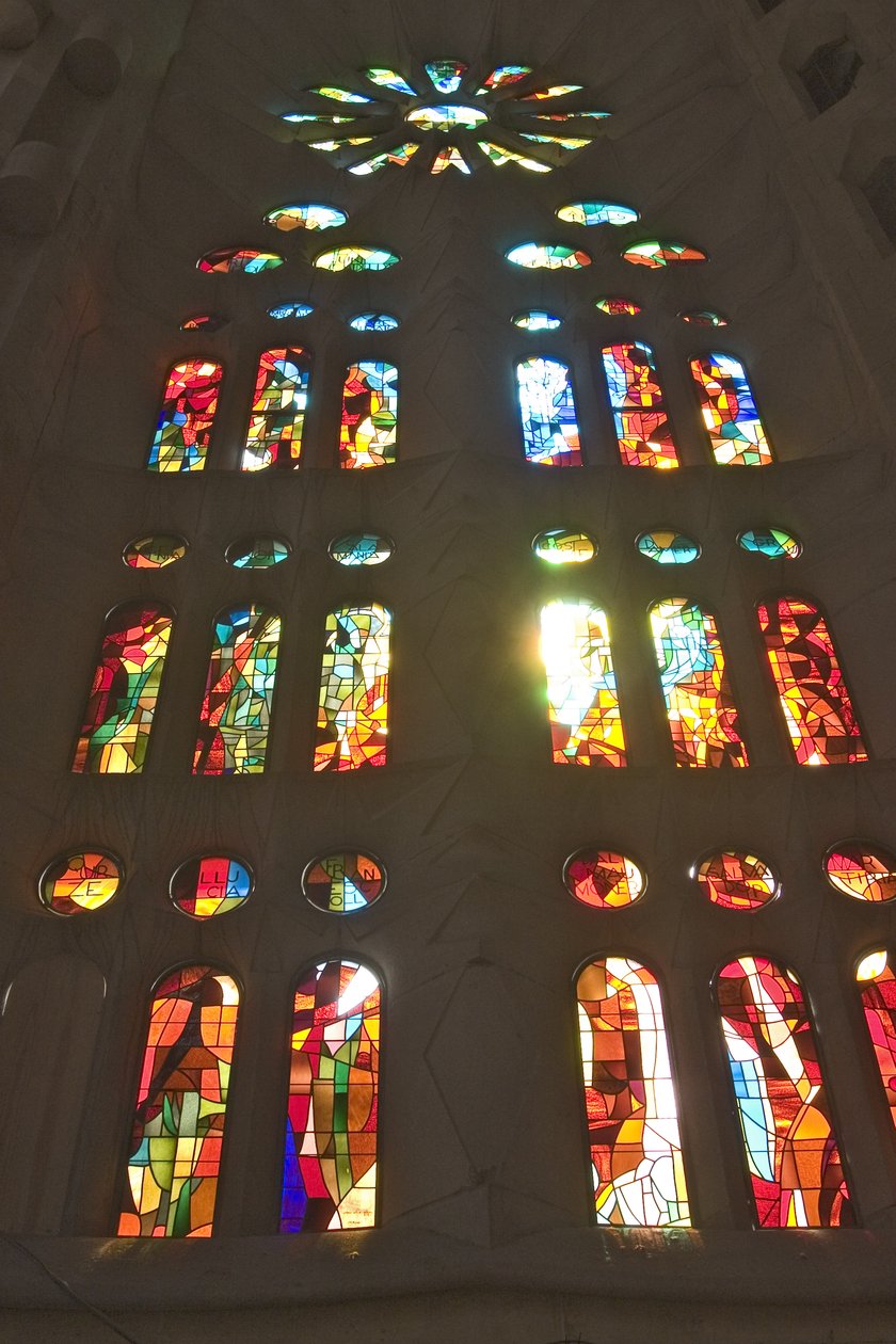 Ólomüveg ablak alkotó: Antonio Gaudi