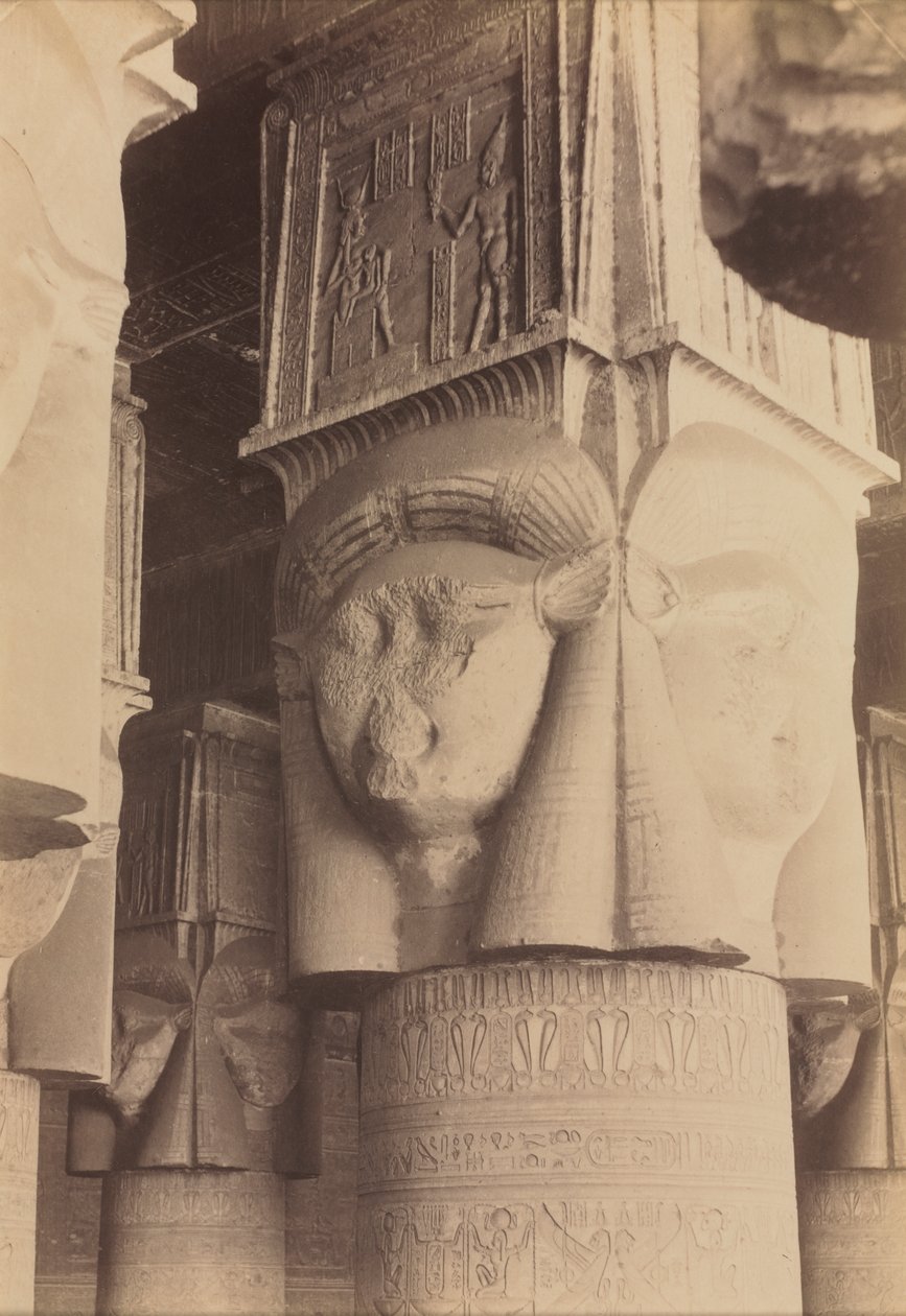 Dendera, a templom belseje, Hathor Capitals alkotó: Antonio Beato