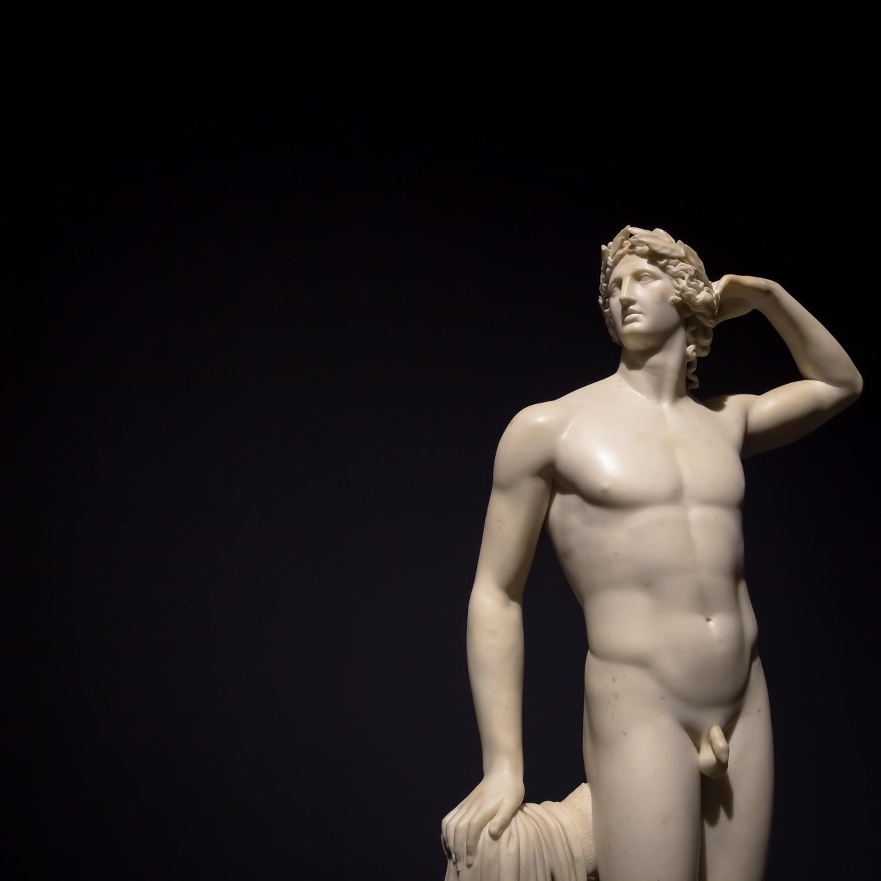 Milánó, Olaszország - 2020. június: az ókori szobor, Apollón varjúzik - 1782 - Ant..., 2019 (fotó) alkotó: Antonio Canova