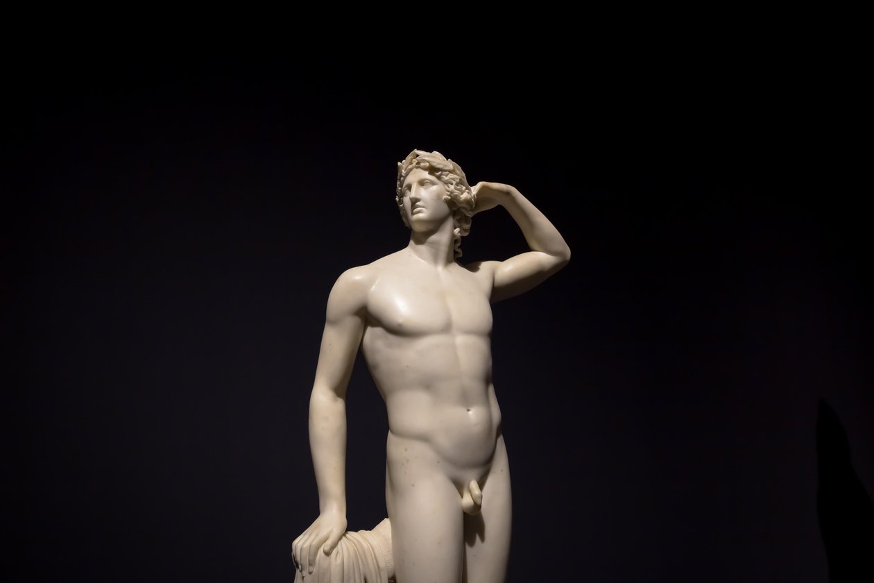 Milánó, Olaszország - 2020. június: az ókori szobor, Apollón varjúzik - 1782 - Ant..., 2019 (fotó) alkotó: Antonio Canova
