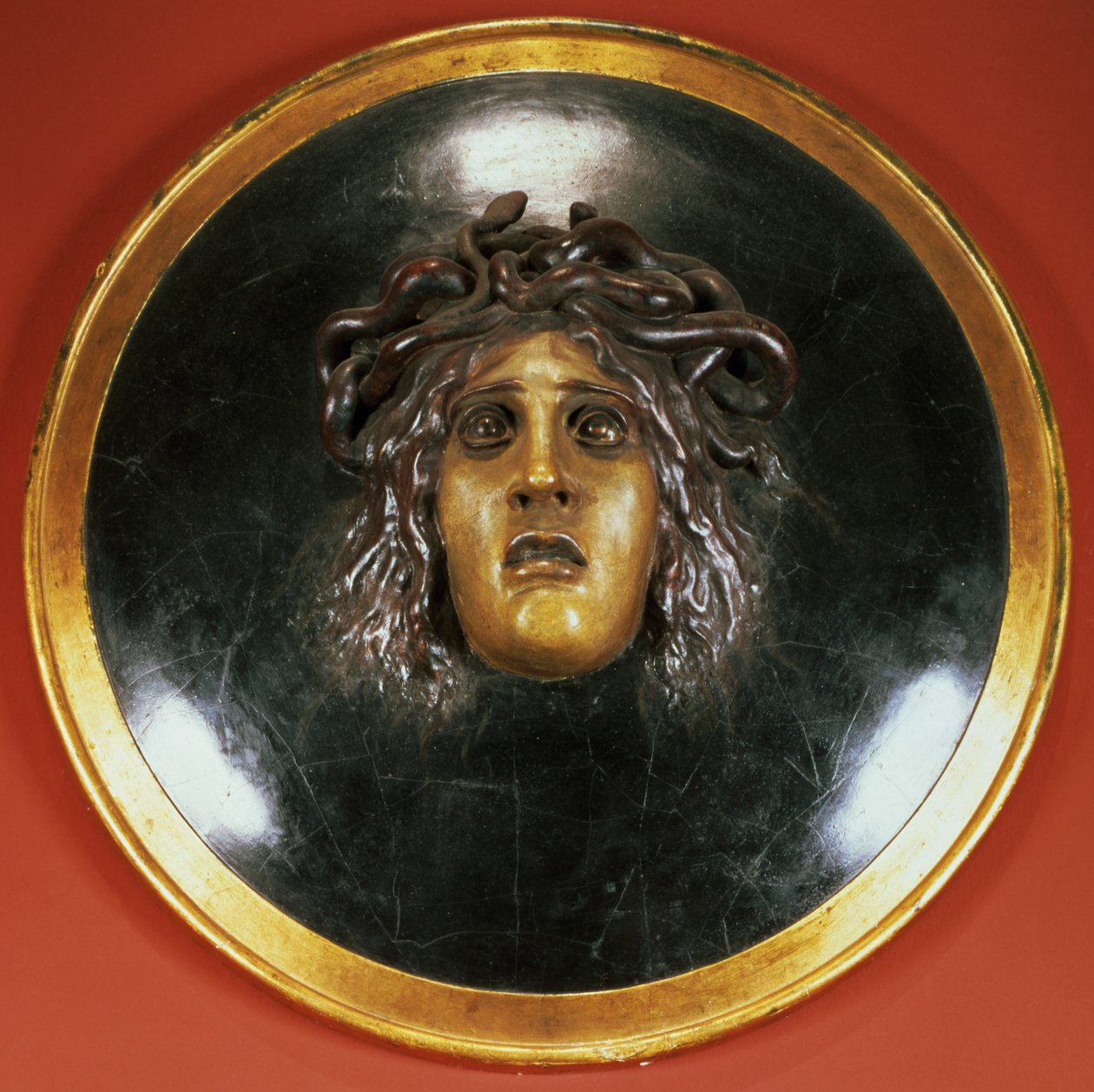 Medusa pajzs (festett vakolat dombormű) alkotó: Arnold Böcklin