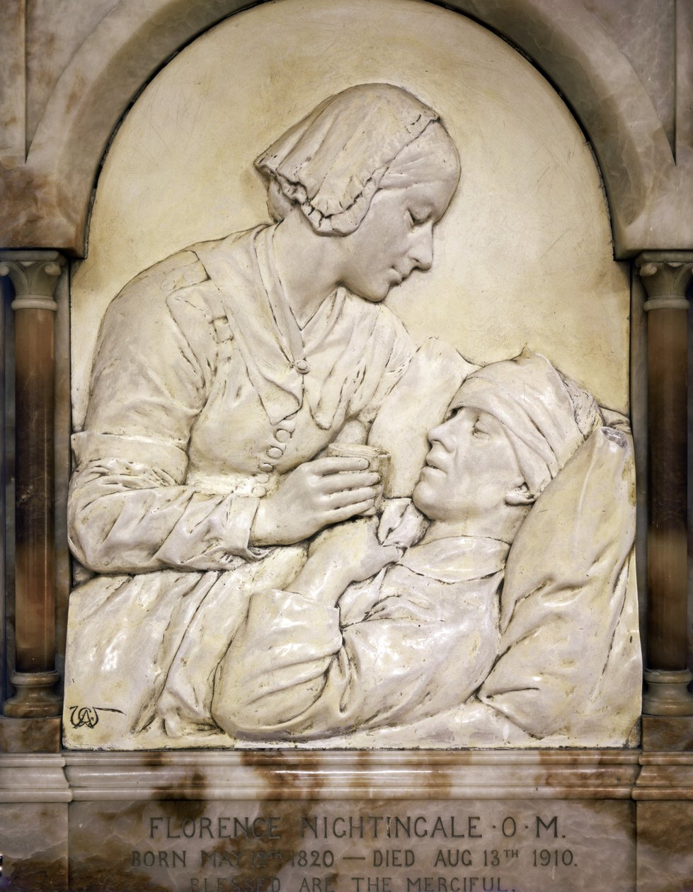 Florence Nightingale egy sebesültet vigasztal (stukkó-basszus dombormű) alkotó: Arthur George Walker