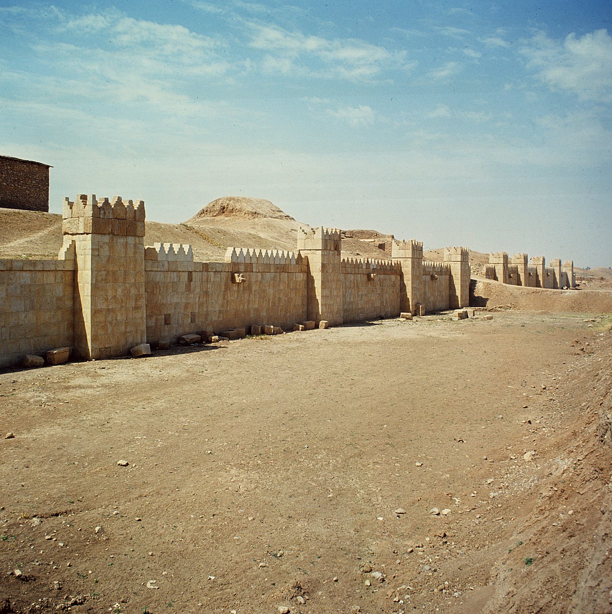 Város falak alkotó: Assyrian