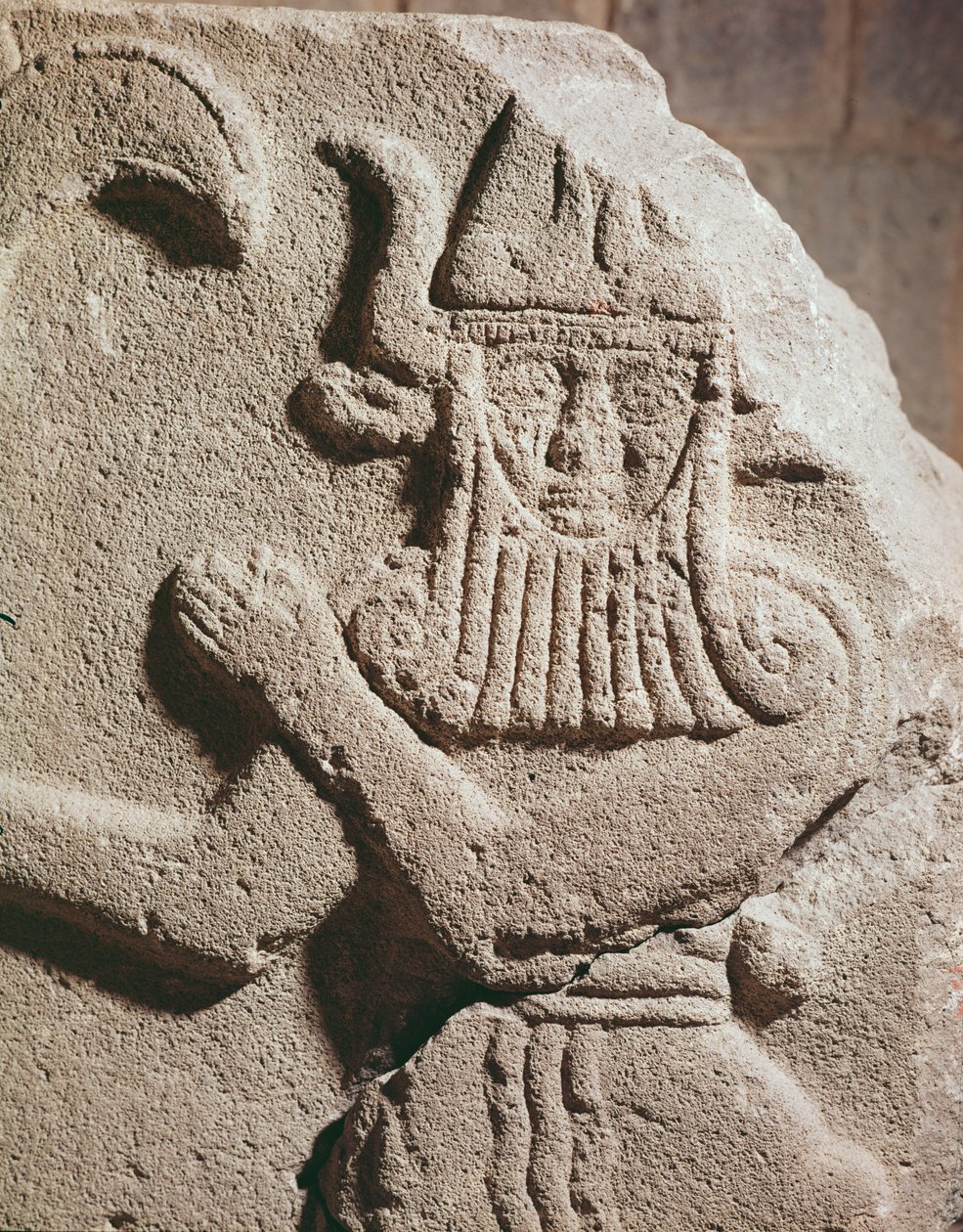 Hettita bálványt ábrázoló dombormű, Kr. e. 11-9 alkotó: Assyrian School
