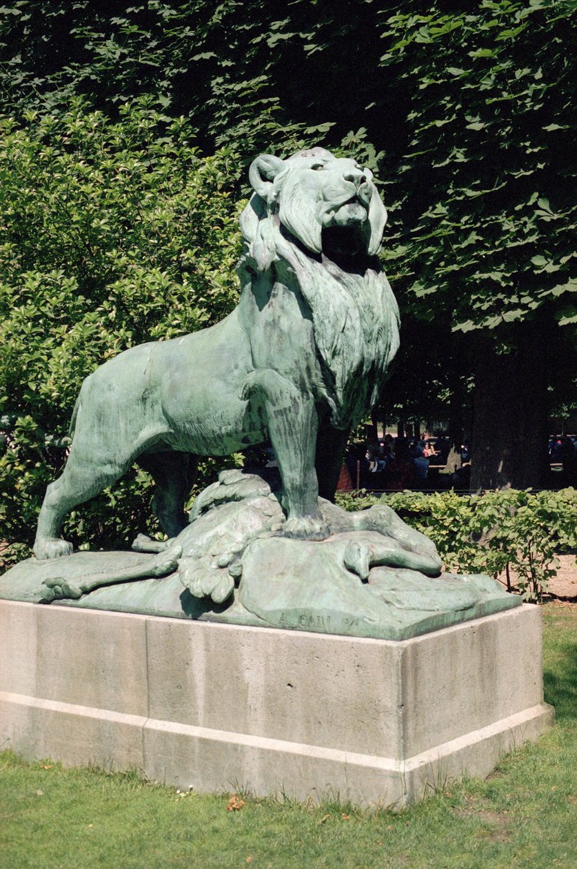 Núbiai oroszlán és zsákmánya, 1870 (bronz) (lásd még: 252665 és 252667) alkotó: Auguste Cain