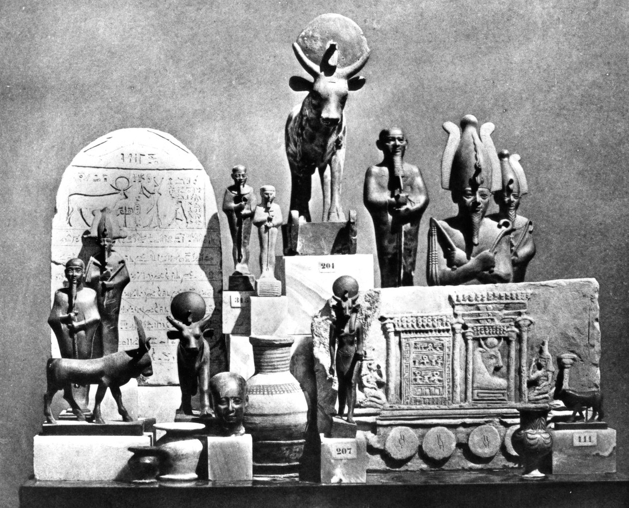 Leletek, Memphis Saqqara, Egyiptom, 1893 alkotó: Auguste Edouard Mariette