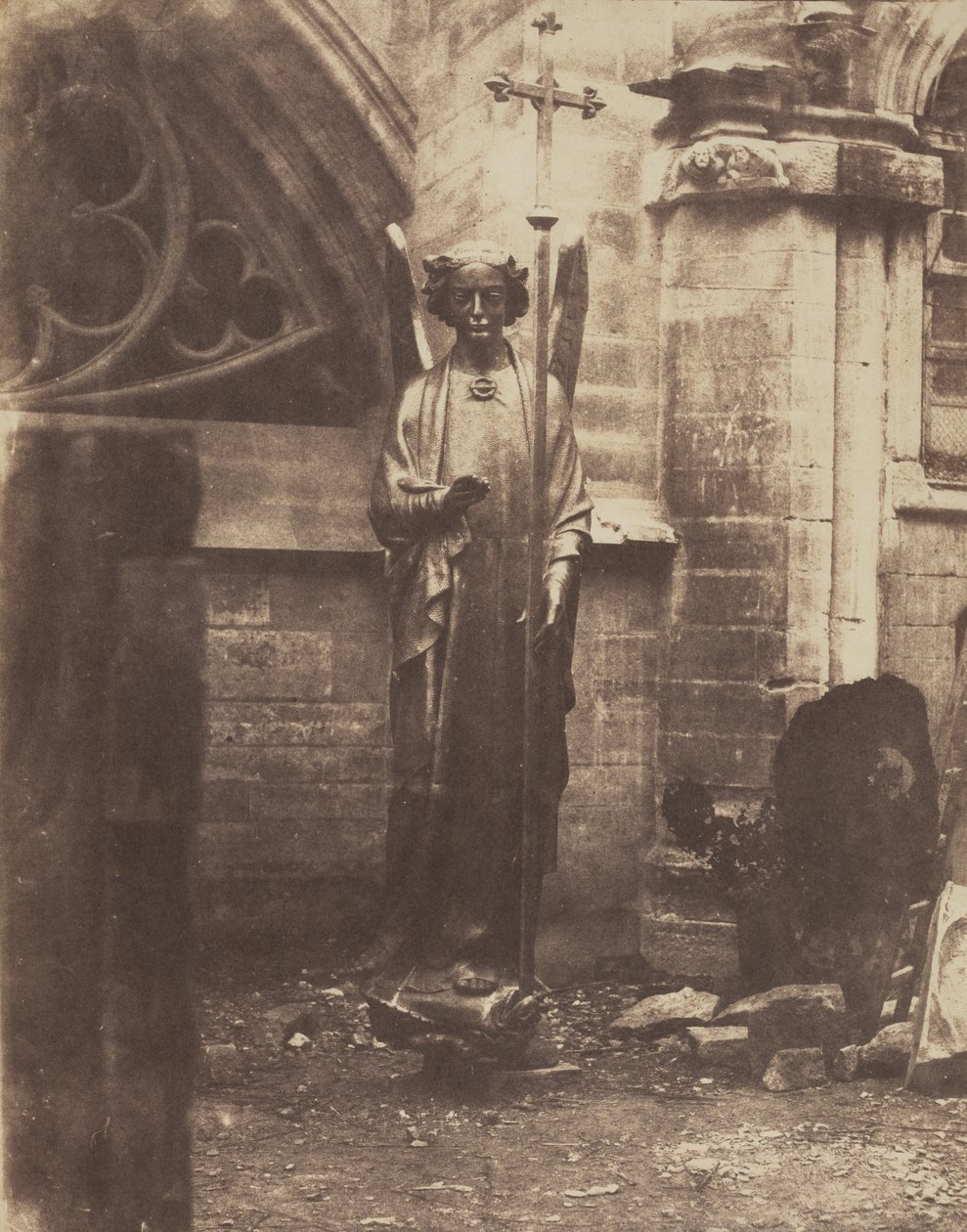 Geoffroy-Dechaume angyala a Sainte-Chapelle keleti oromzatáról,1851-1853 (fotó) alkotó: Auguste Mestral