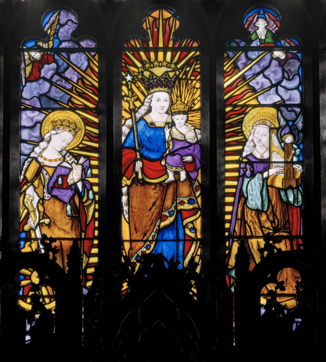 Apszis központi ablaka, Szűz és gyermek a szentekkel, 1837 (ólomüveg) alkotó: Augustus Welby Northmore Pugin