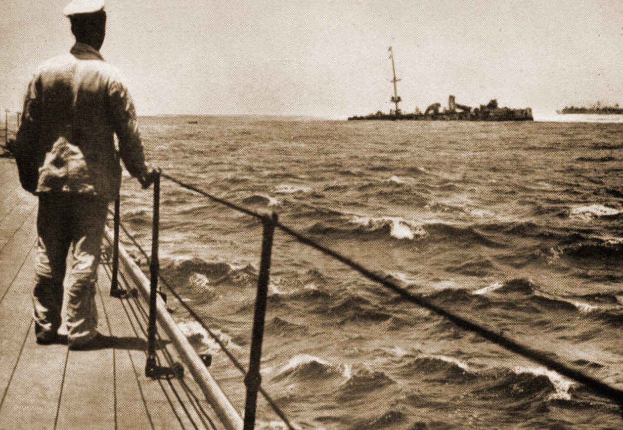 Kilátás a német birodalmi haditengerészet földelt Emden hadihajójára a H.M.A.S. negyed fedélzetéről. Sydney, 1914. november 10 alkotó: Australian Photographer