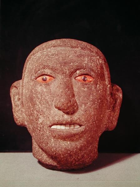 Emberfej (bazalt) alkotó: Aztec