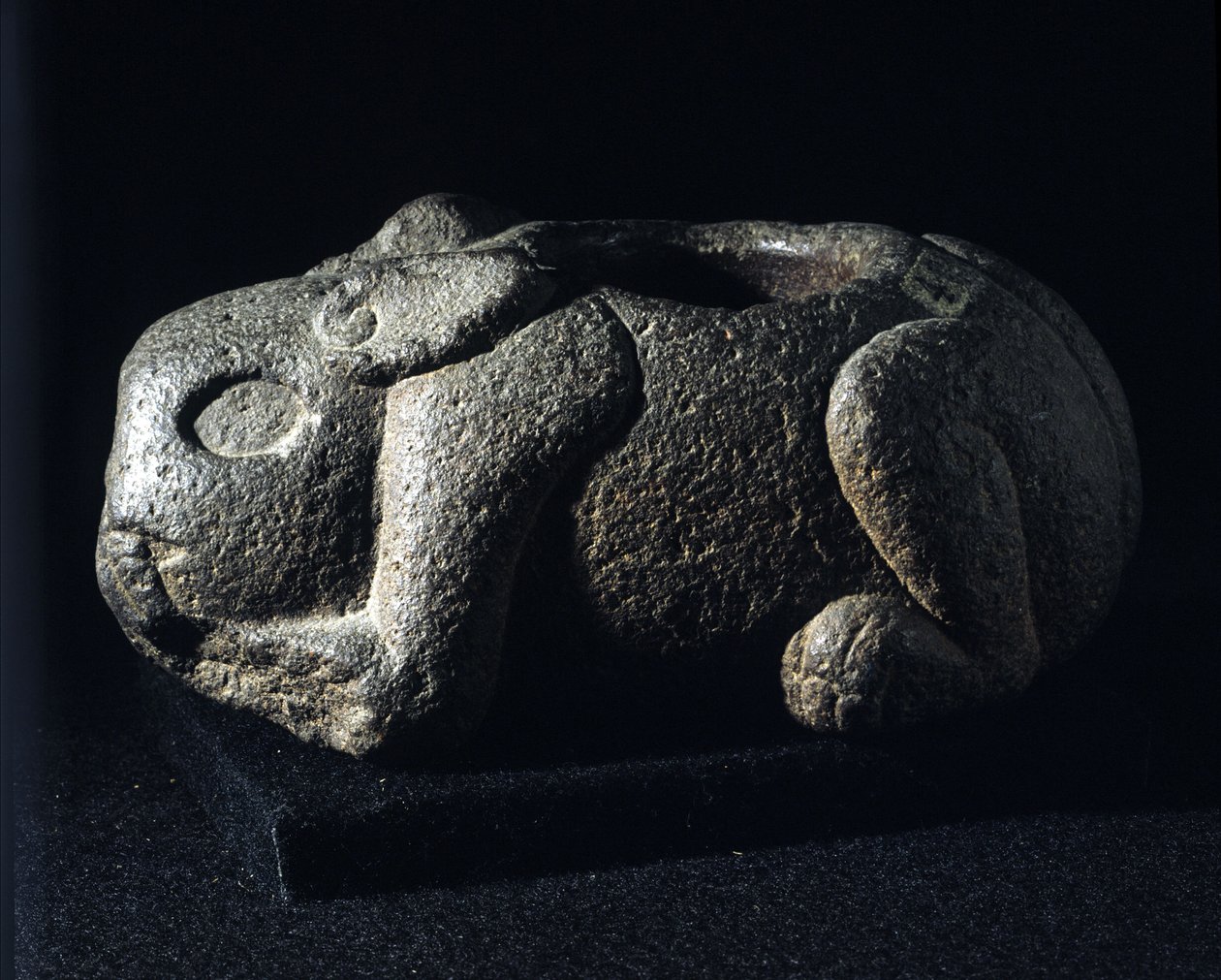 Azték művészet: Ometochtli, a részegség isteni nyúlfőnöke. alkotó: Aztec Aztec