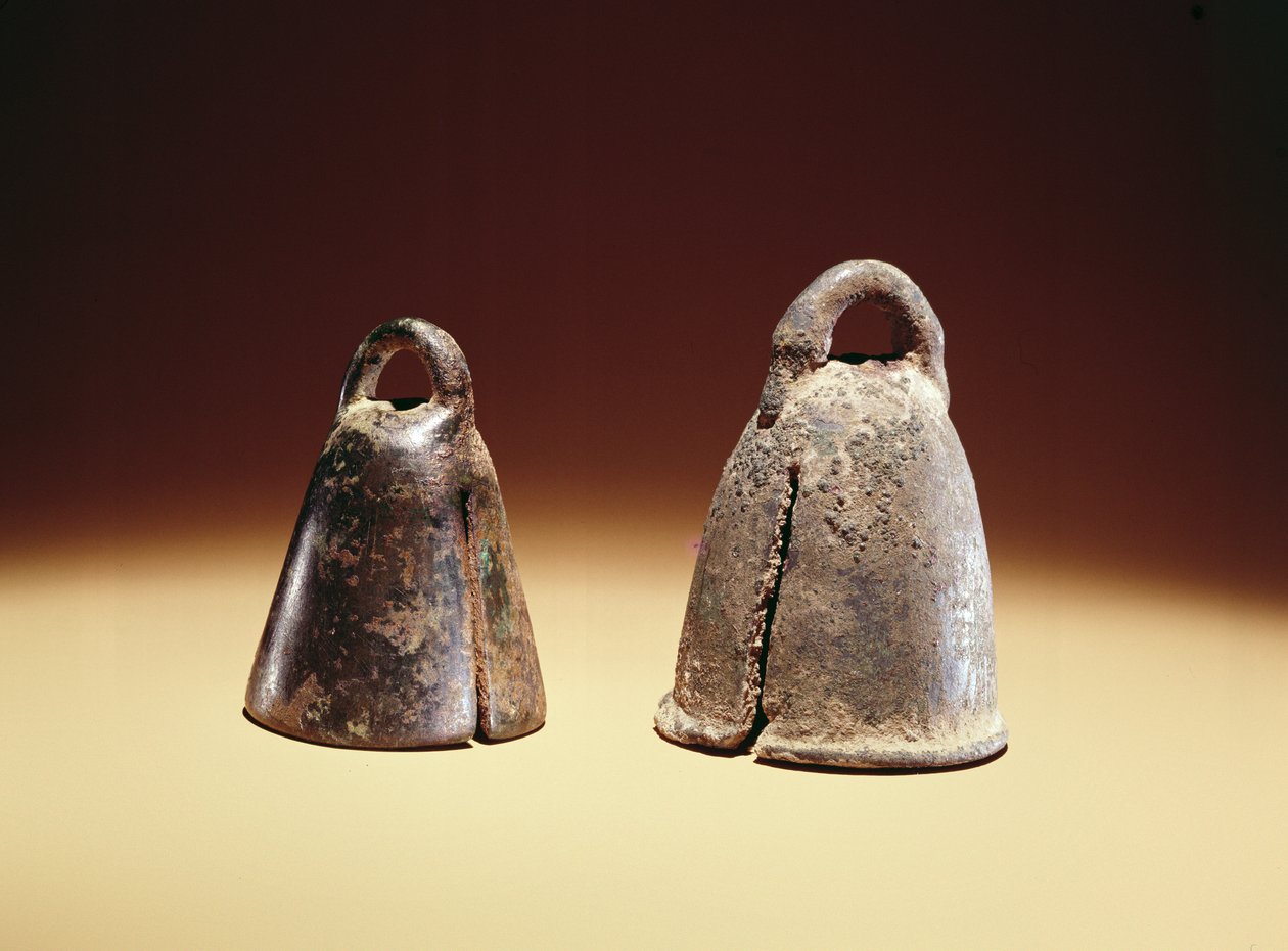 Lóharangok, Babilonból, Irakból, ie 700 körül (bronz) alkotó: Babylonian
