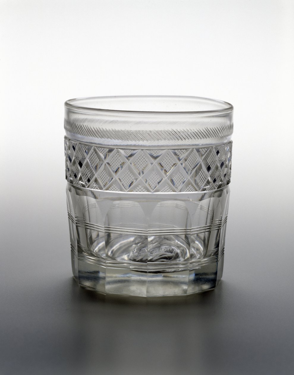 Tumbler, c. 1825 (ólomüveg szulfid-kameó portréval) alkotó: Bakewell and Page