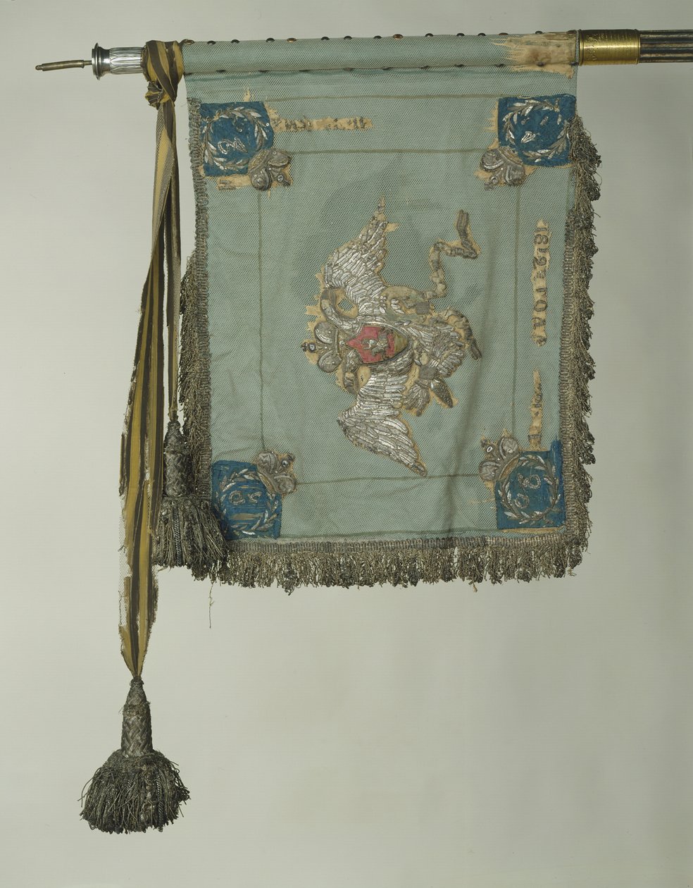Az Őfelségei Életőrző Cuirassier Ezred Szent György szabványa, c. 1830 alkotó: Banners and Standards Flags