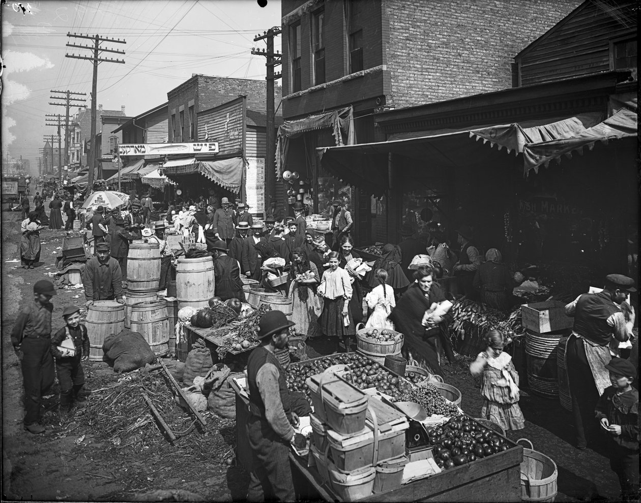 Maxwell Street Market, Chicago, Illinois, USA, 1905 körül (f/w fotó) alkotó: Barnes and Crosby