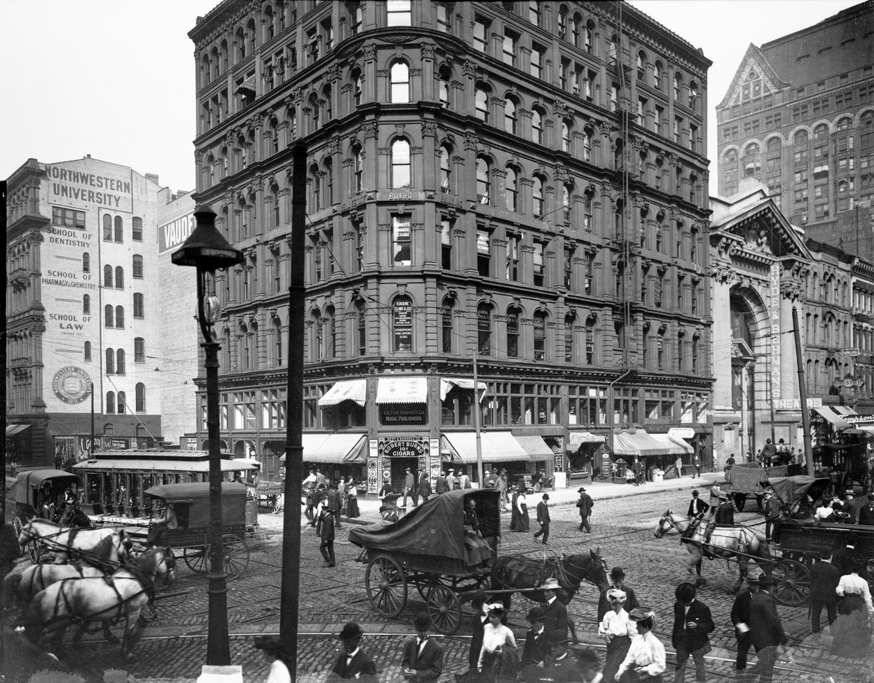 Randolph and Dearborn Streets, Chicago, Illinois, USA, 1900 körül (f/w fotó) alkotó: Barnes and Crosby
