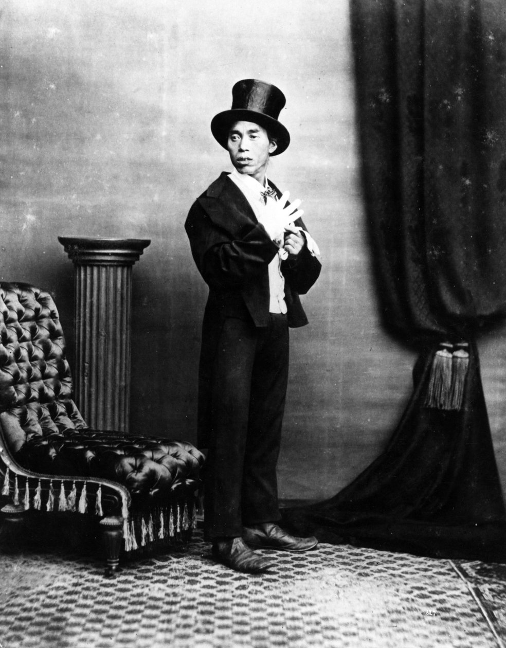 Egy japán úriember Western Garbban, 1875 alkotó: Baron Raimund von Stillfried