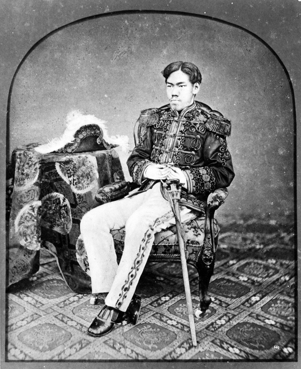 Meiji japán császár, 1878-1879 körül alkotó: Baron Raimund von Stillfried