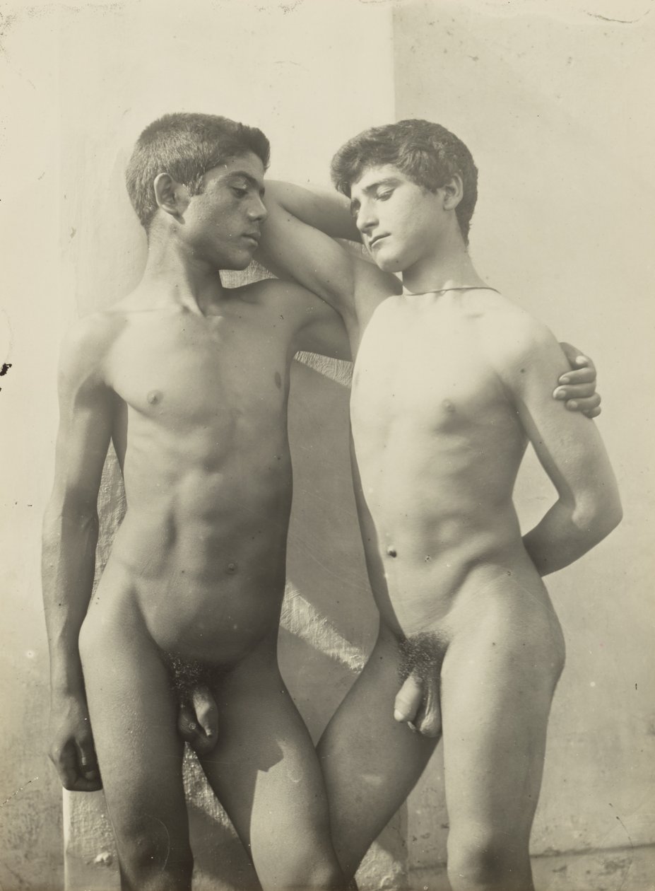 [Két meztelen fiatal] alkotó: Baron Wilhelm von Gloeden