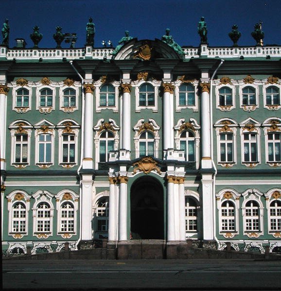 Az Ermitázs homlokzata, 1753-62 (részlet) alkotó: Bartolomeo Franceso Rastrelli