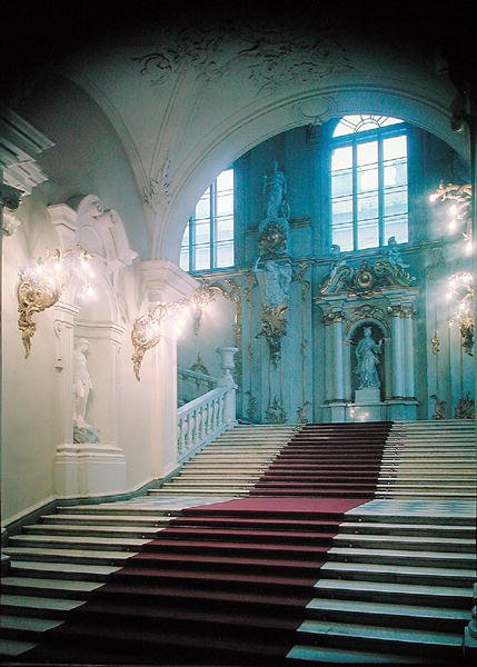 Főlépcső a Jordan Galériából (fotó) alkotó: Bartolomeo Franceso Rastrelli