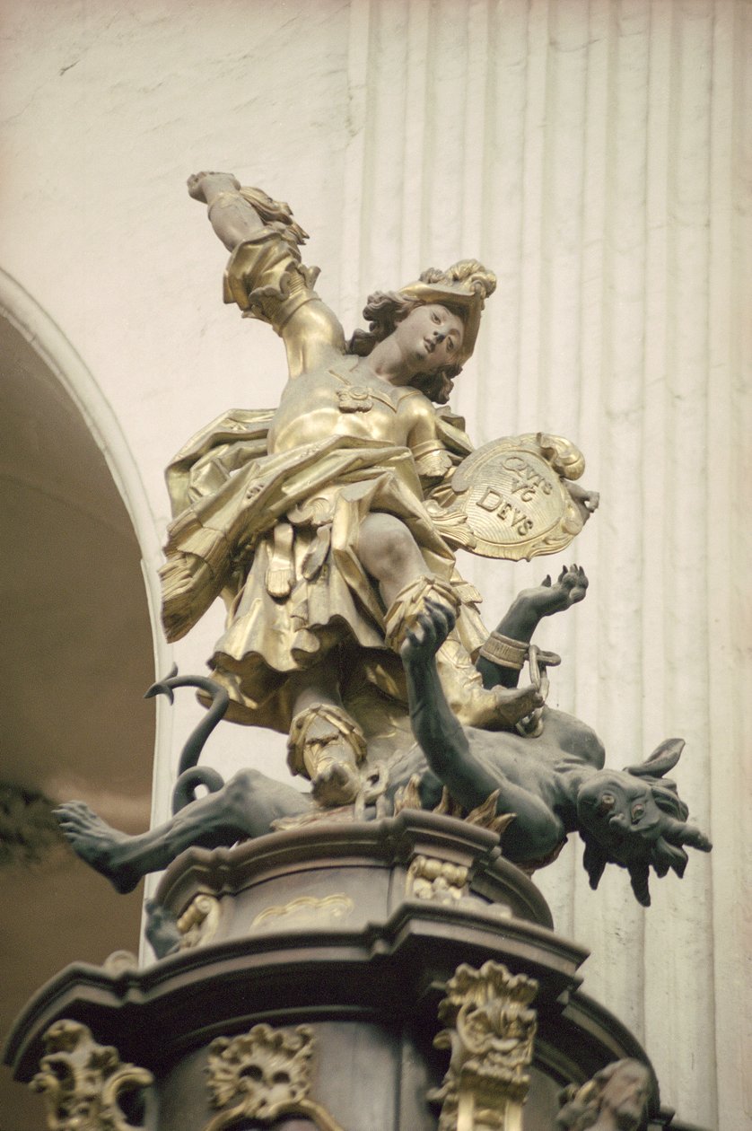 Szószék, más néven Verity szószék, részlet: Szent Mihály és a sárkány, 1749 (aranyozott, fa és intarzia) (lásd még: 252679 és 252680) alkotó: Bavarian school