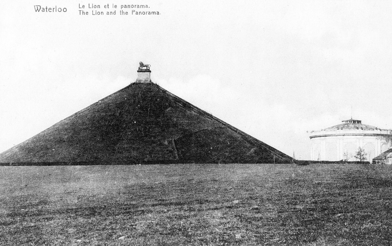 A Butte du Lion (Oroszlánhalom) és a Waterloo-i Panoráma, emlékképeslap, 1912 körül (fotolitó) alkotó: Belgian Photographer