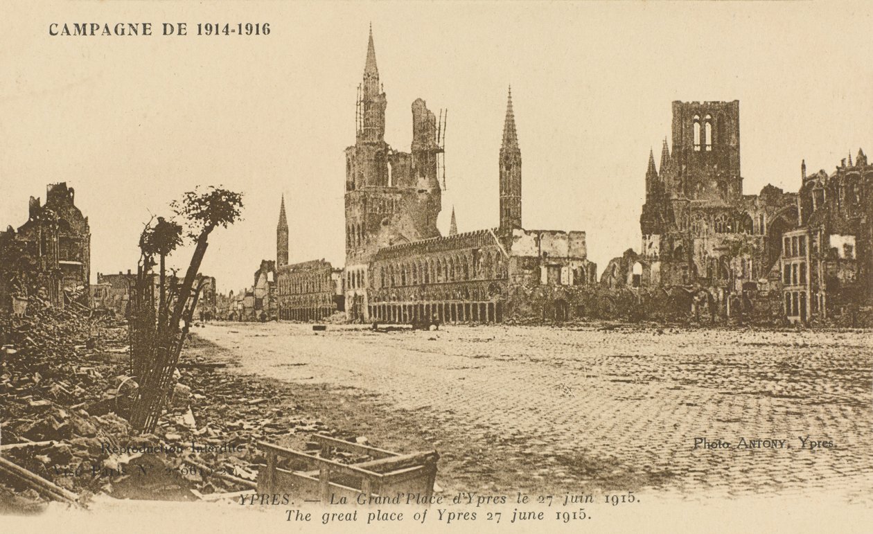 The Grand Place, Ypres, 1915. június 27 alkotó: Belgian Photographer