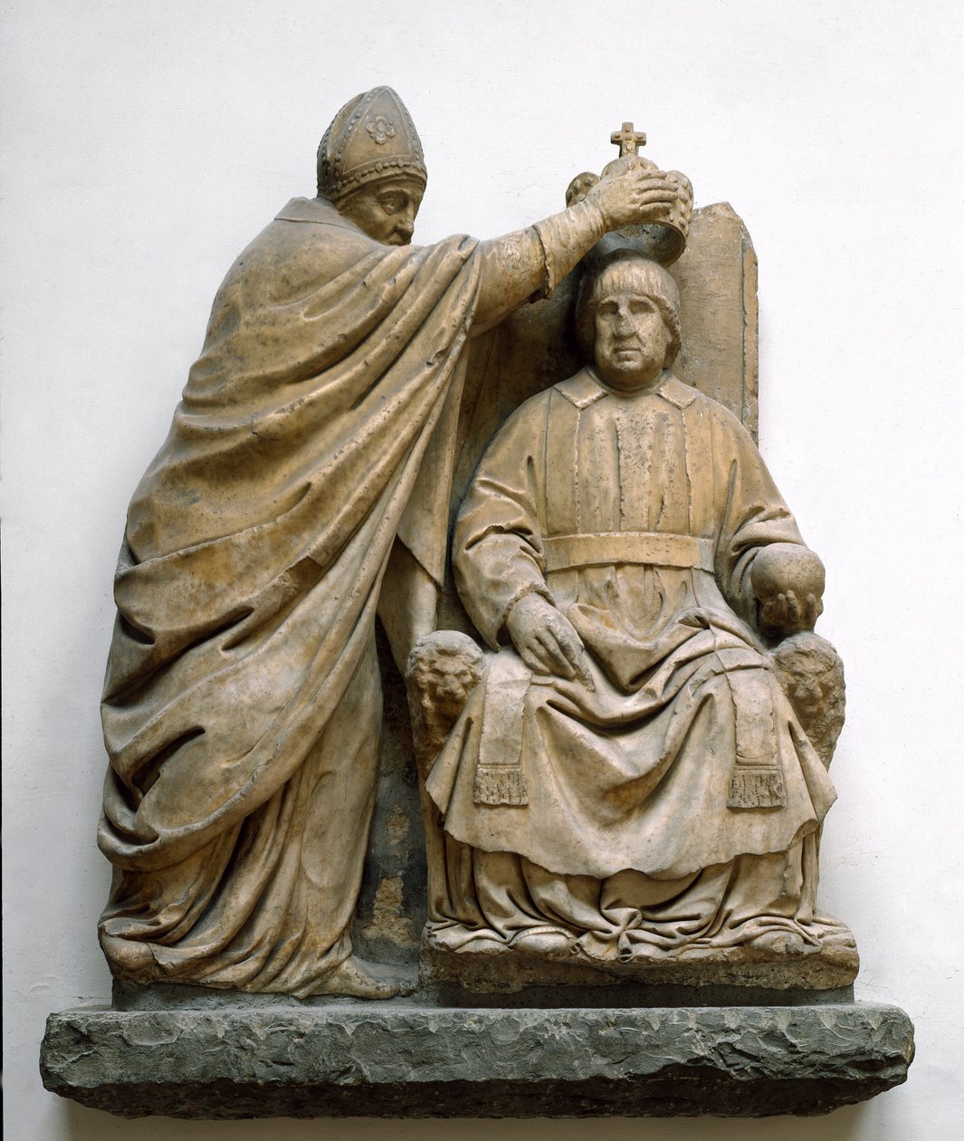 Carlo Orsini (1410-1477) Latino bíboros koronája II. Aragóniai Ferdinánd (1452-1516) Benedetto da Maiano (1442-1497) márványszobra. Firenze, Bargello Nemzeti Múzeum alkotó: Benedetto da Maiano