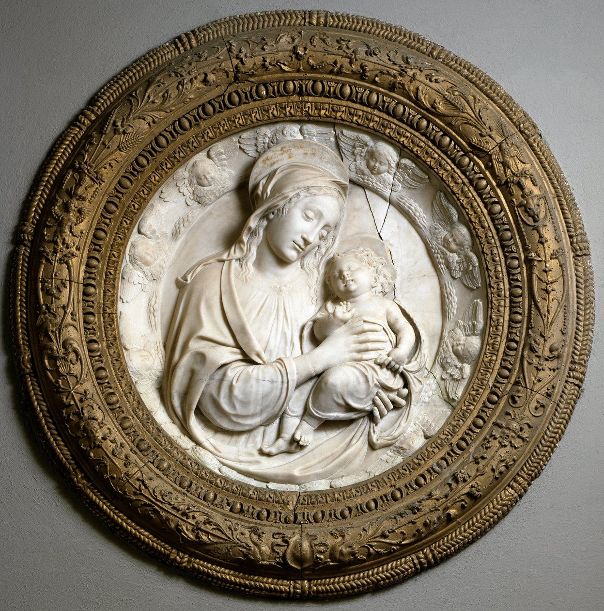 Szűz és Gyermek. Szobor alkotó: Benedetto da Maiano