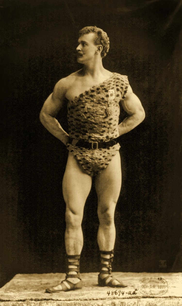 Eugen Sandow, klasszikus ókori görög-római pózban, 1894 körül. alkotó: Benjamin J. Falk