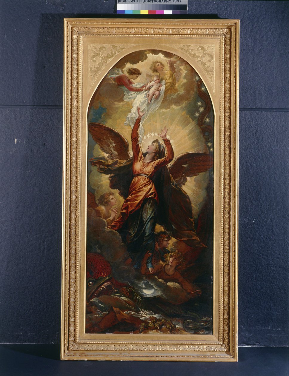 A napba öltözött asszony menekül a sárkány üldözése elől alkotó: Benjamin West