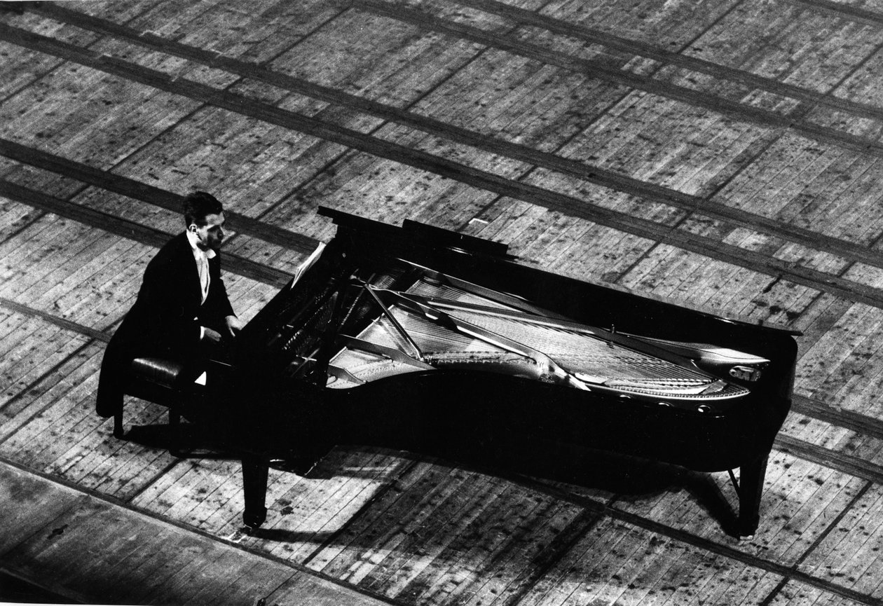 Claude Helffer, 20. század. alkotó: Bernard Perrine